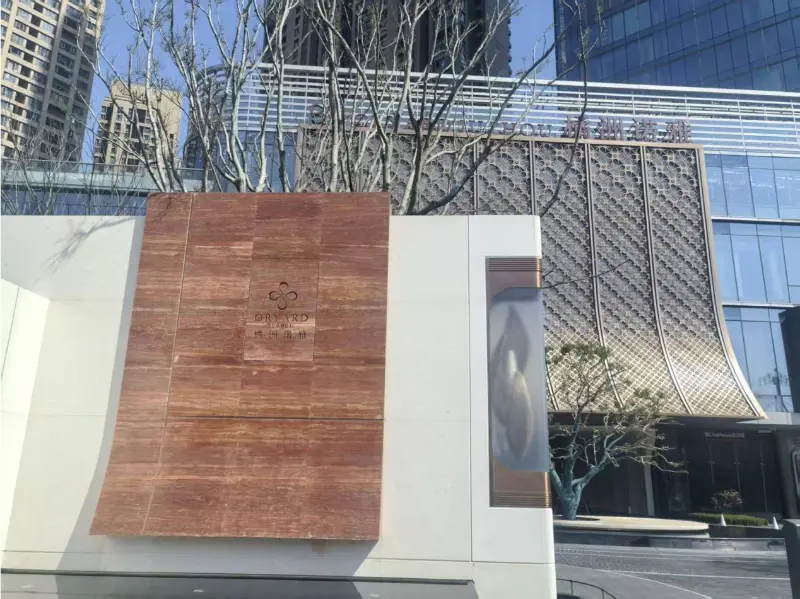 Tacaíonn Blueway leis an Eispéireas Snámha Ard-Airde ag Óstán Changsha Poly Juizhou Noya